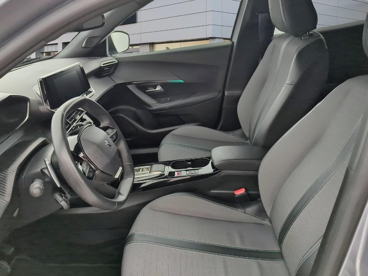 Peugeot 2008 bluehdi 130 s&s eat8 allure — photo 9