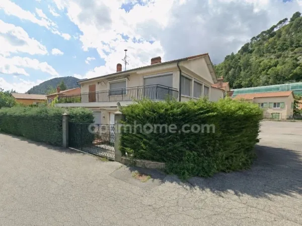 Viager occupé  Appartement T4 de 100 m² avec terrasse et garage à DIGNE LES BAINS (04)