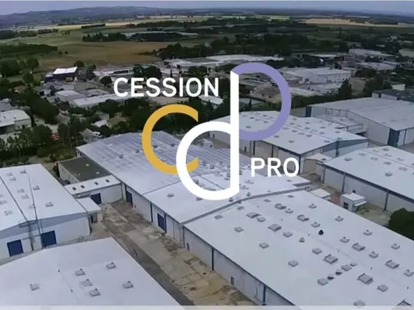 LOCAL D'ACTIVITÉ OU DE STOCKAGE DE 3 120 M² À LOUER À TARASCON