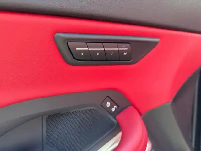 Jaguar E-Pace 2.0d 180ch r-dynamic se awd bva9 — photo 12