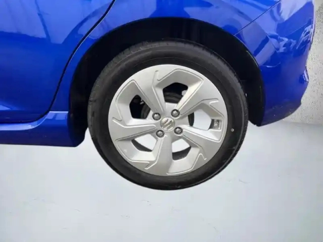 Suzuki Swift 1.2 hybrid privilege cvt — photo 9