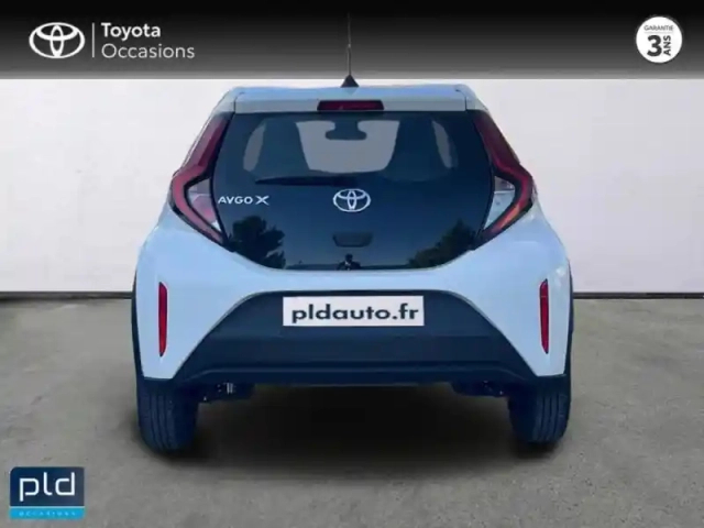 Toyota Aygo x 1.0 vvt-i 72ch dynamic — photo 7