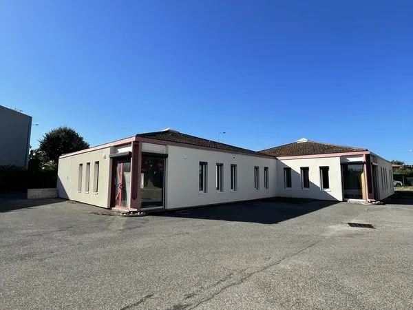 Local 360 m² Valence