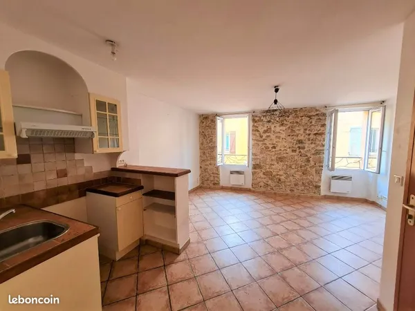 Studio 1 pièce 33 m²