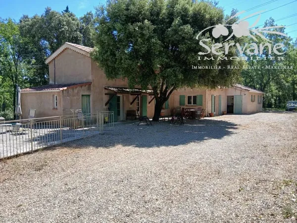 Propriété de caractère au charme Provencal
