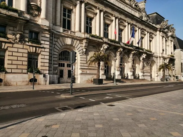Local commercial 180 m²