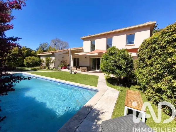 Maison 7 pièces 197 m²