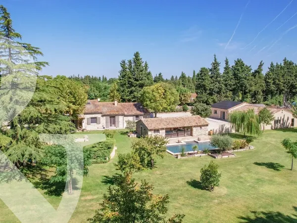 Très belle maison en pierre apparente