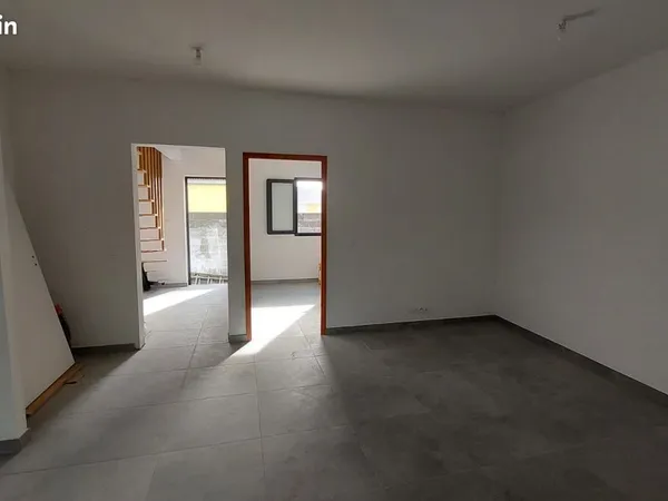 T4 neuf de plain-pied avec jardin - Saint- André