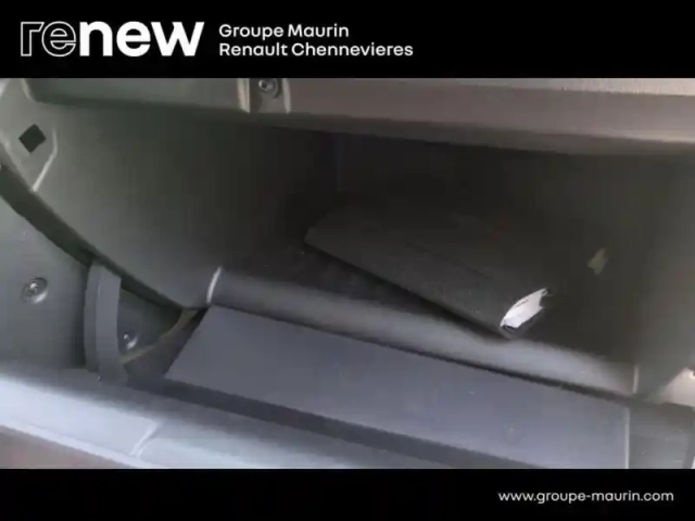 Renault Master fg f3500 l2h2 2.3 blue dci 135ch confort euro6e — photo 15