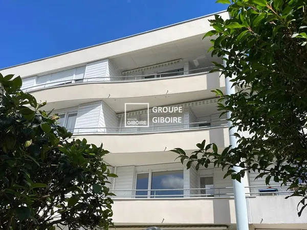 À vendre - Agence Giboire *EXCLUSIVITE* Appartement 3 pièces à Rennes - Avenue des Monts d'Arrhée