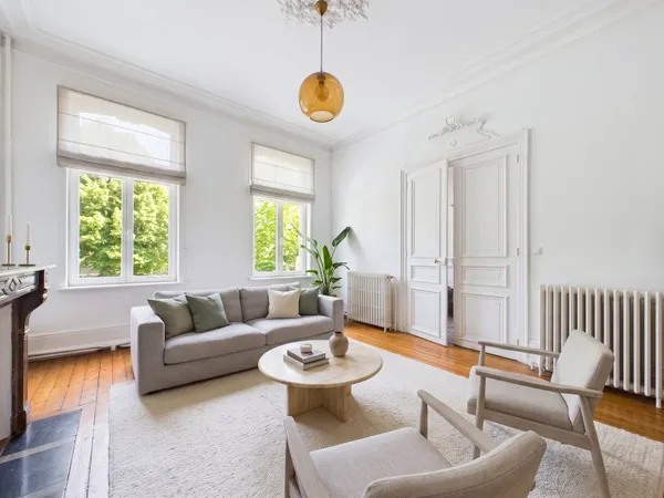 Maison 9 pièces 240 m²