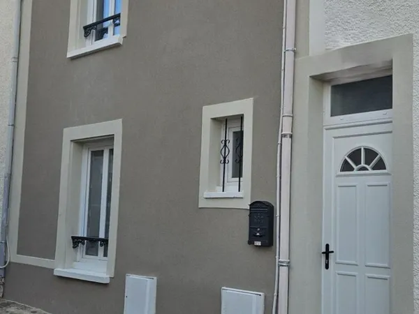 Maison de ville entièrement rénovée et au calme