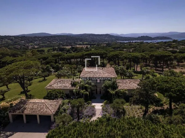 Maison 450 m²