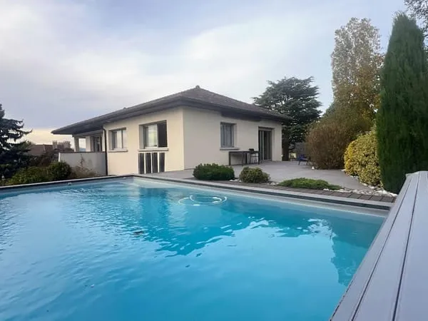 Maison 5 pièces 255 m²