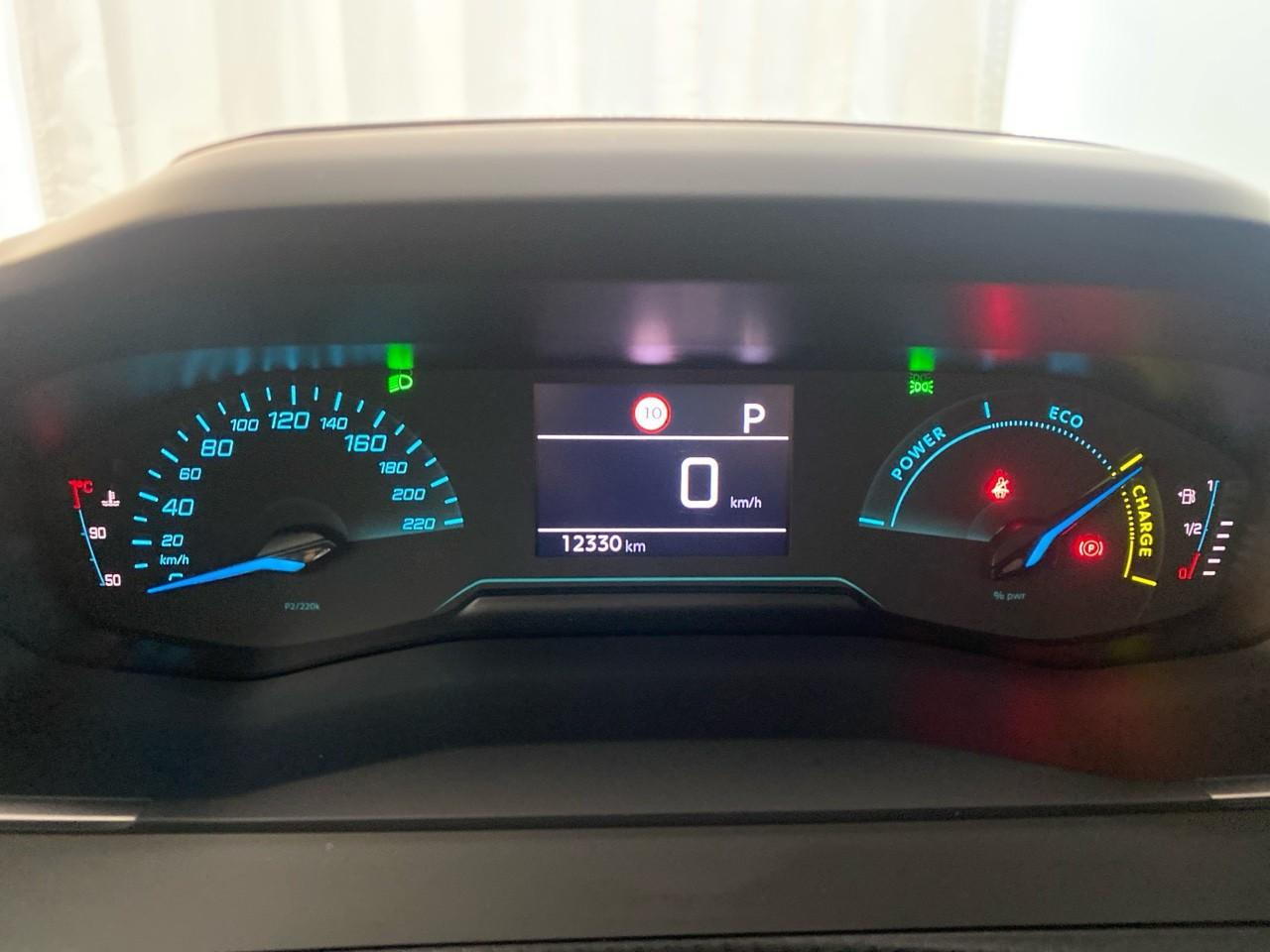 Peugeot 2008 hybrid 145 ch e-dcs6 style — photo 13