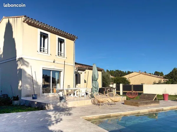 ARAMON - Villa 138 m² - DPE A - Piscine - Garage - Terrain 750 m²