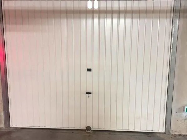 Vente garage fermé et sécurisé