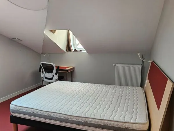 Chambre privée meublée à louer dans résidence de haut standing