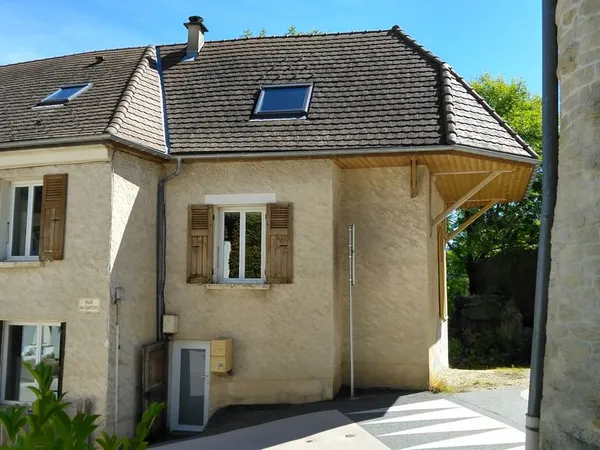 Maison de village de caractère à St martin de la cluze