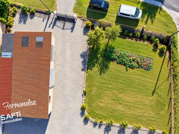 Terrain de 670 m² avec bâtiment de 100 m²