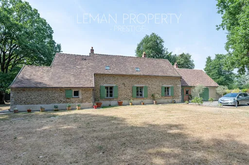 Maison 8 pièces 203 m²
