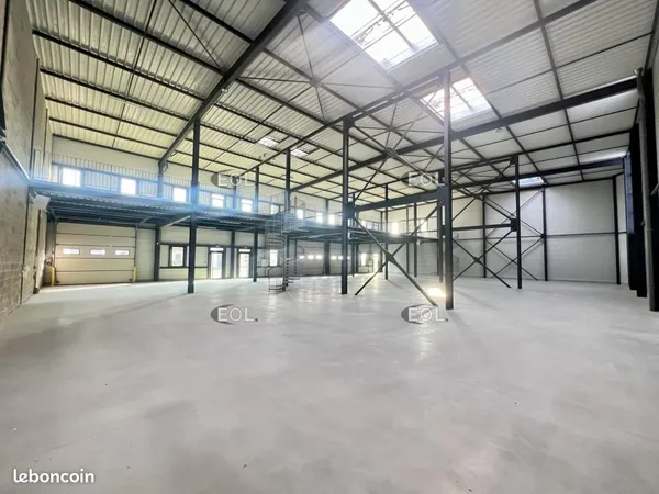 Local d'activité 316 m²