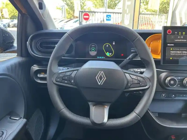 Renault Twingo e-tech electrique 80 ch autonomie urbaine — photo 13