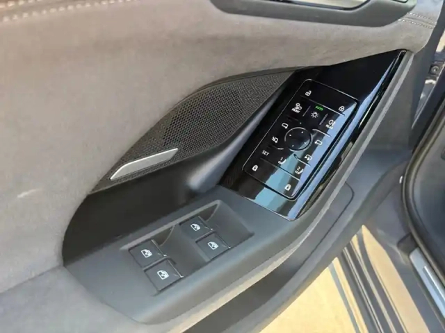 Audi A6 e-tron avant performance 367 ch 100 kwh — photo 17
