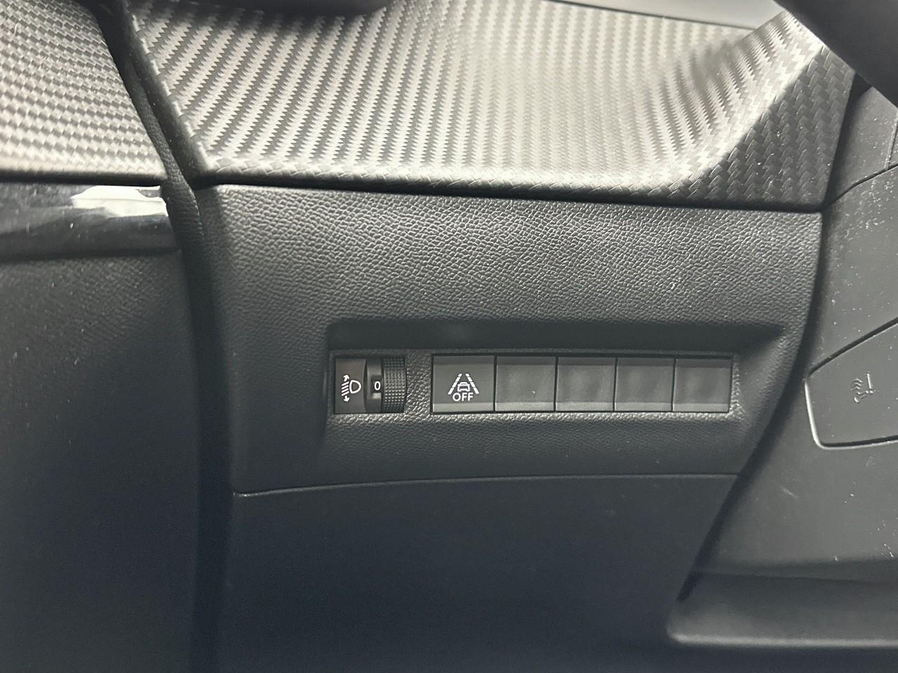 Peugeot 208 puretech 100 s&s bvm6 allure — photo 18