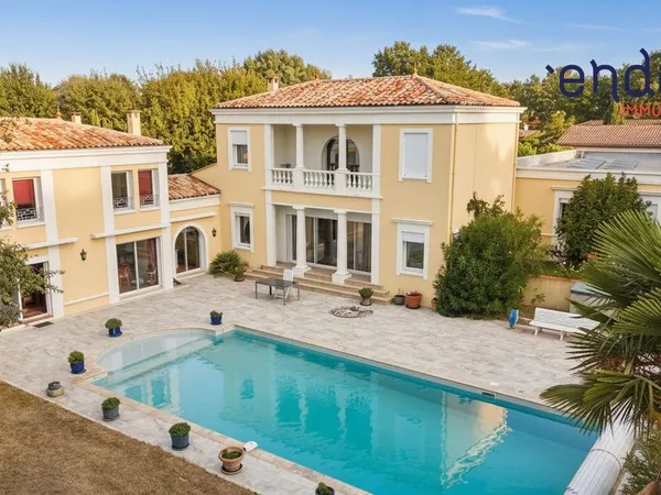 Maison de luxe 10 pièces 378 m²
