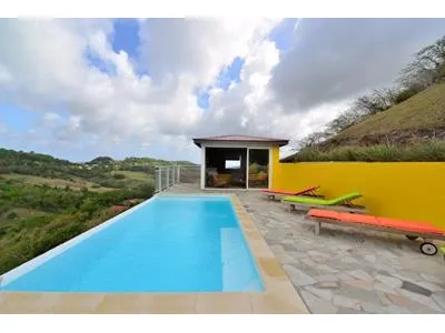 Location Jolie Maison 6 pièces / Meublée avec Piscine