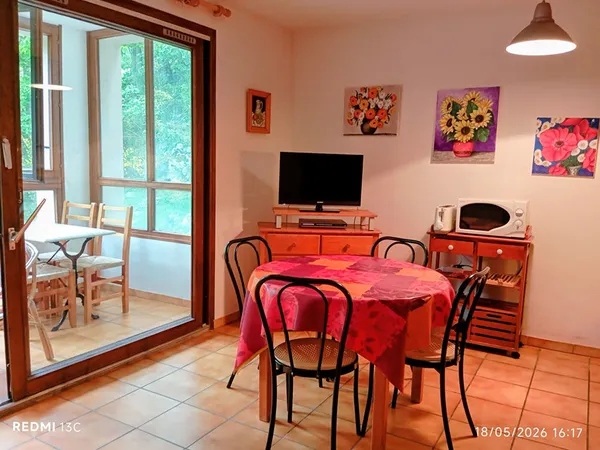 Appart + Loggia 45m² ; Parking Privé - La Preste