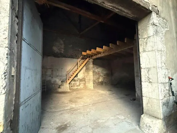 Local d’activité et entrepôt Location Montmélian 200m² 700€