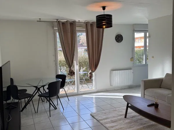Appartement meublé 50 m² avec terrasse & parking - Vétraz-Monthoux