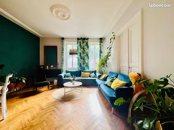 Appartement avec cachet -Gare & Petite France - 4 PIÈCES - 94 m² - Tram B - Cave - Terrasse
