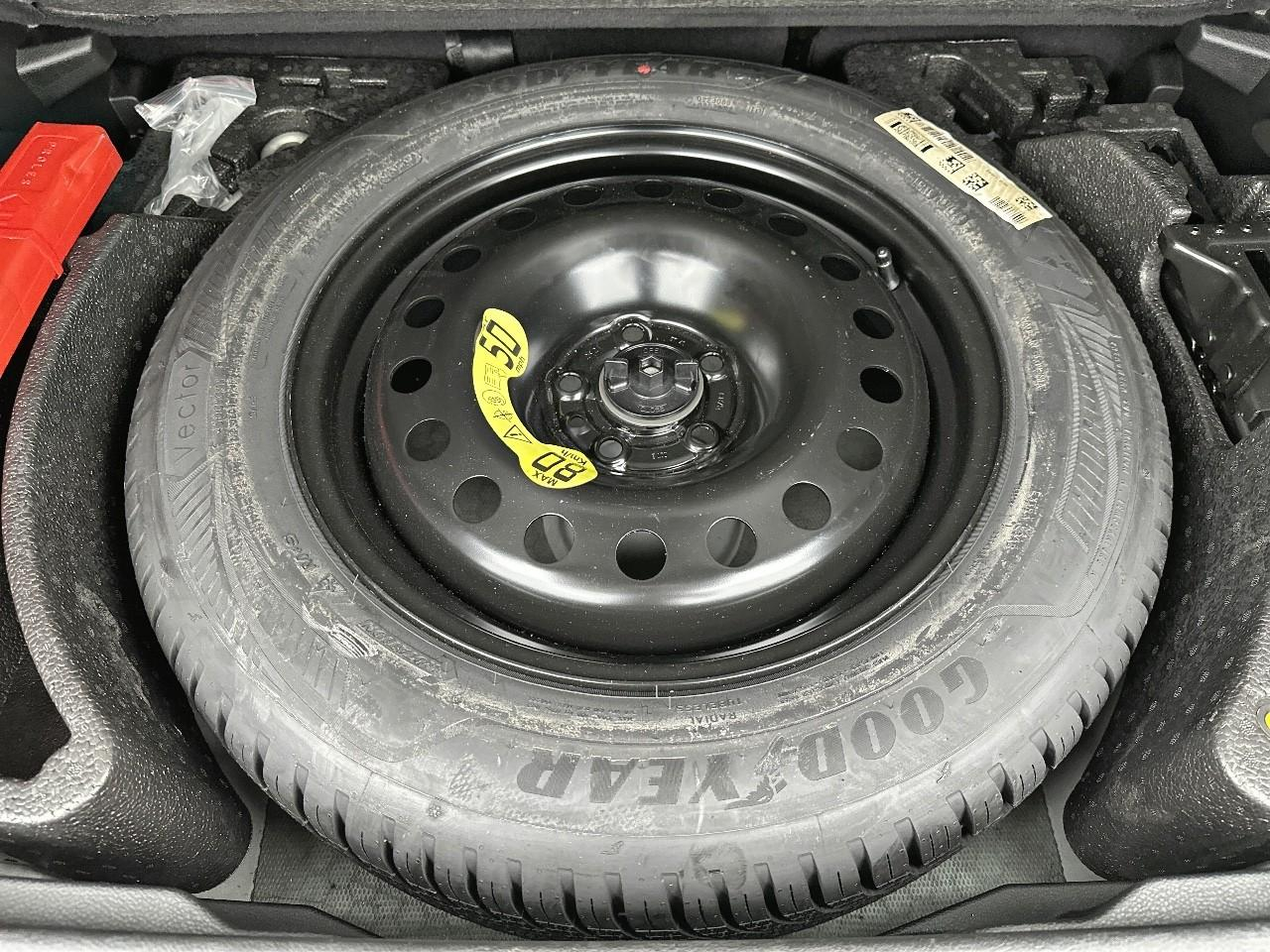 Jeep Renegade 1.5 turbo t4 130 ch bvr7 e-hybrid summit — photo 32