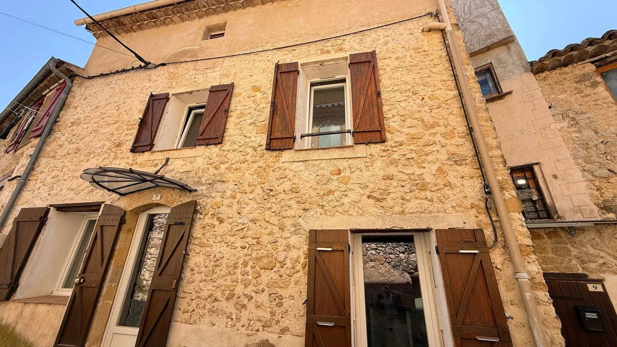 Photo 1