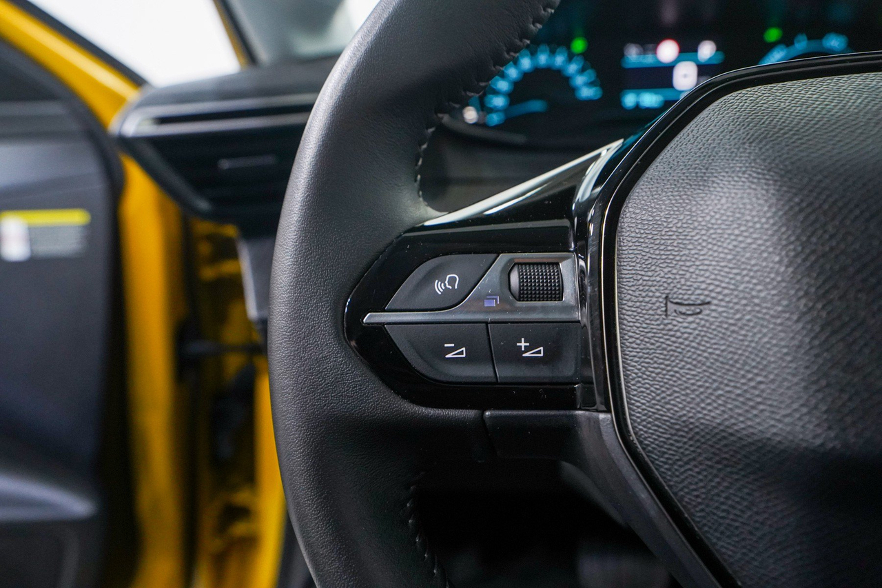 Peugeot 208 — photo 20