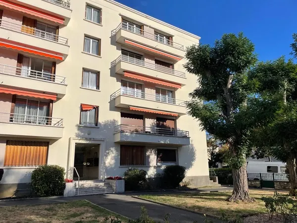 35 Avenue des Fussillés de Chateaubriant - STUDIO SAINT-MAUR