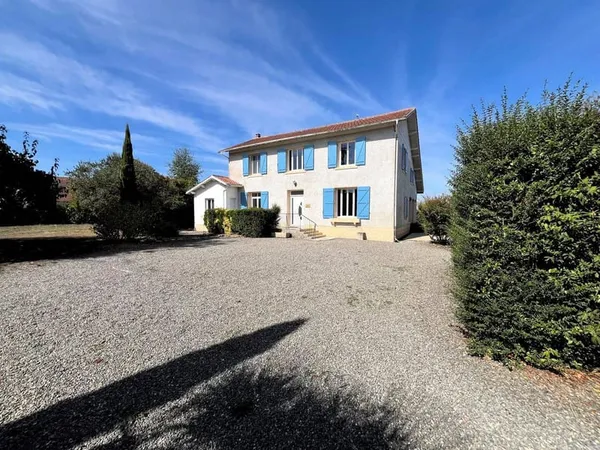 Maison 8 pièces 257 m²