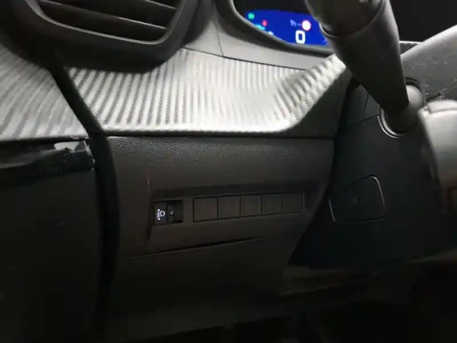 Peugeot 208 puretech 100 s&amp;s bvm6 — photo 19