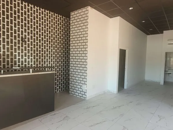 Local commercial 67 m²
