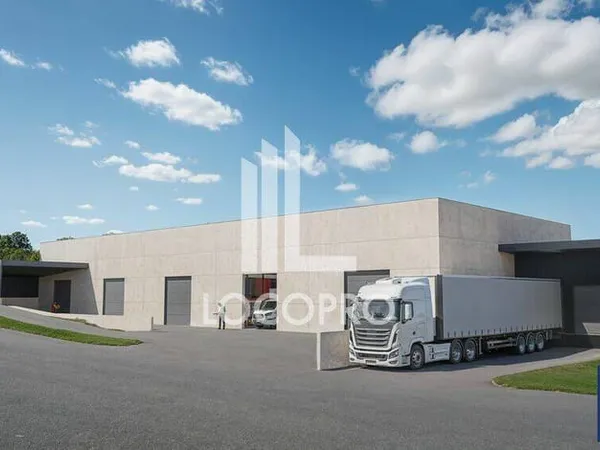 Local d'activité 1328 m²
