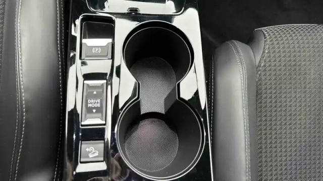 Peugeot 2008 puretech 130 s&amp;s eat8 — photo 97