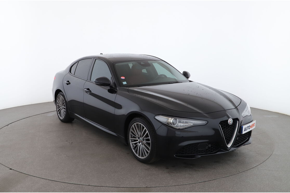 Alfa Romeo Giulia 2.2 Super AT8 — photo 7