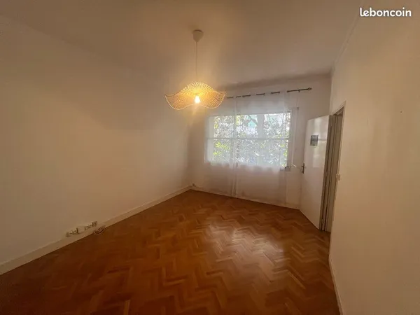 Location bureau paramédical