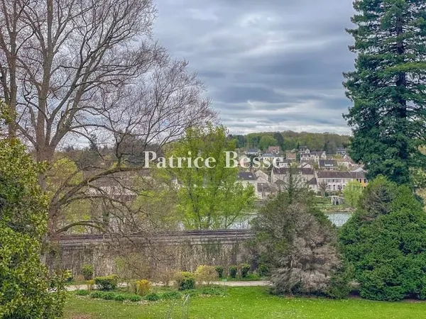 Château 20 pièces 2300 m²