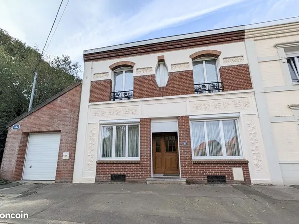 Maison 8 pièces 234 m²