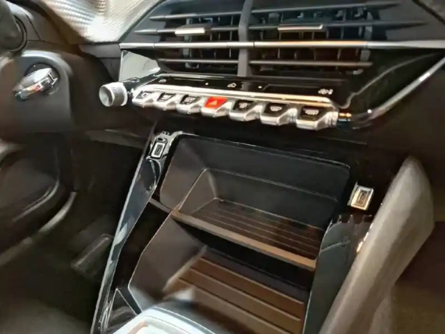 Peugeot 208 100 s&amp;s bvm6 — photo 22